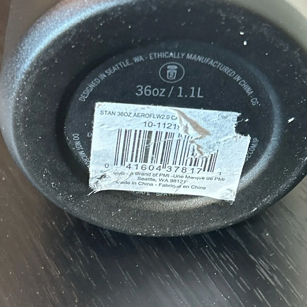 Stanley IceFlow AeroLight Vacuum Water Bottle w/ Fast Flow Lid [36 oz.] [Black] - Picture 7 of 12